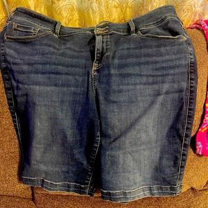 Torrid middle length jean shorts. Size 22W.
